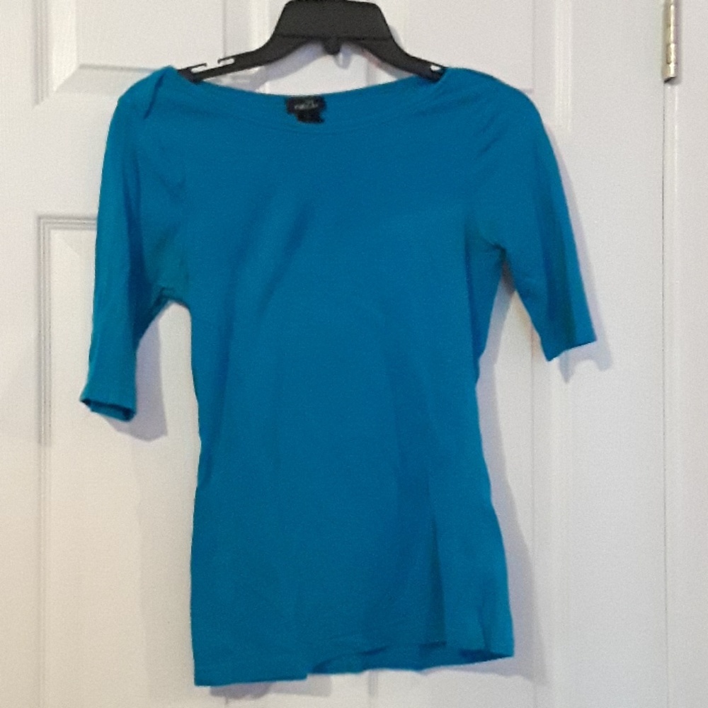 Mid sleeve shirt